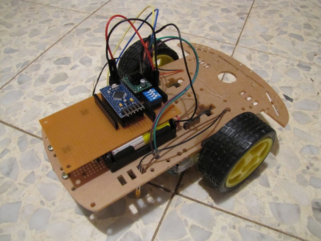 הרובוט עם לוח תואם Pro Mini
