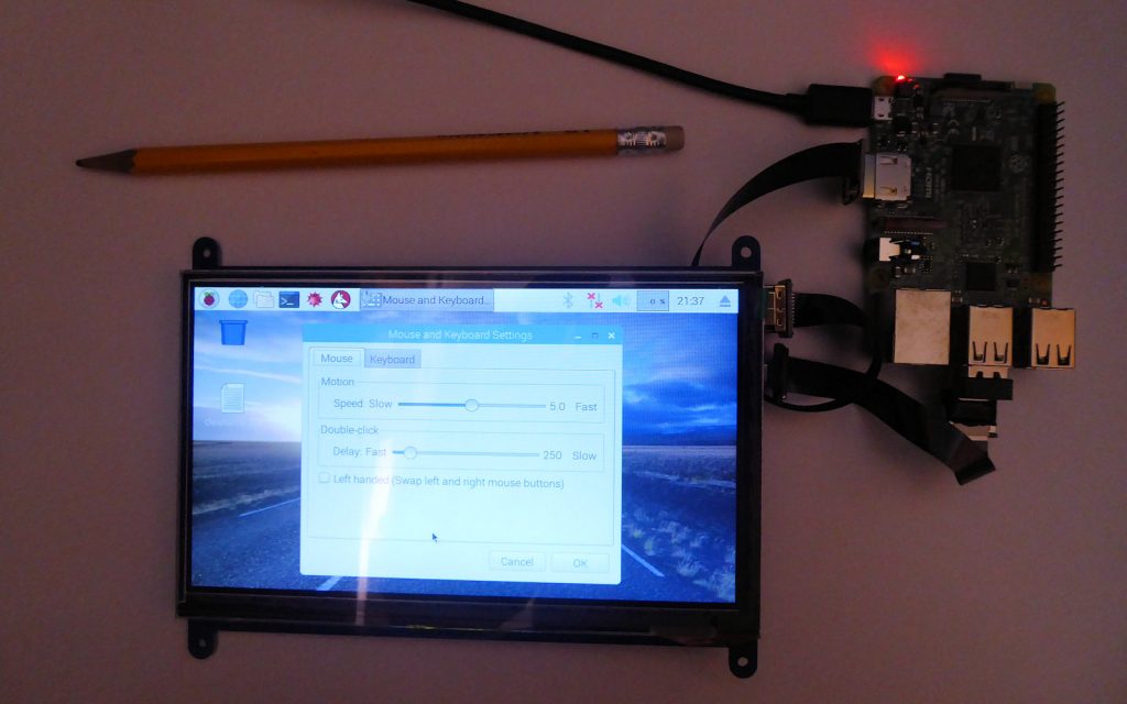 מסך HDMI בגודל 7 אינץ' מחובר לרספברי פיי 3